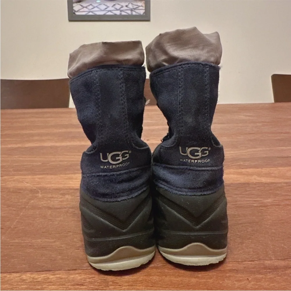 UGG Toddler Waterproof Snow Boots Size 11 Insulated Fleece Lined Winter Shoes